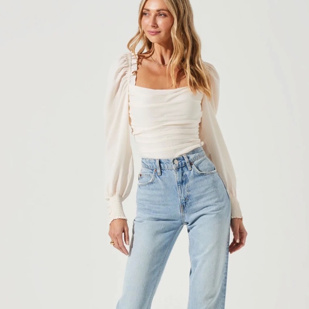 ASTR the Label - Puff Sleeve Square Neck Top